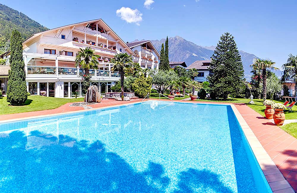 Hotel mit Pool Marling bei Meran  Au  enpool und beheiztes Hallenbad